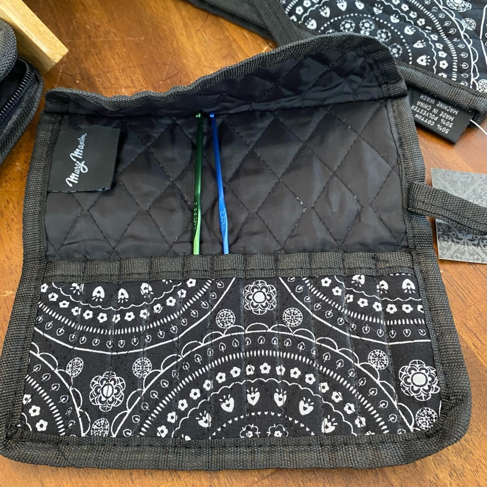 Black medallion pattern knitting caddy and needle/hook cases - Picture 7 of 9